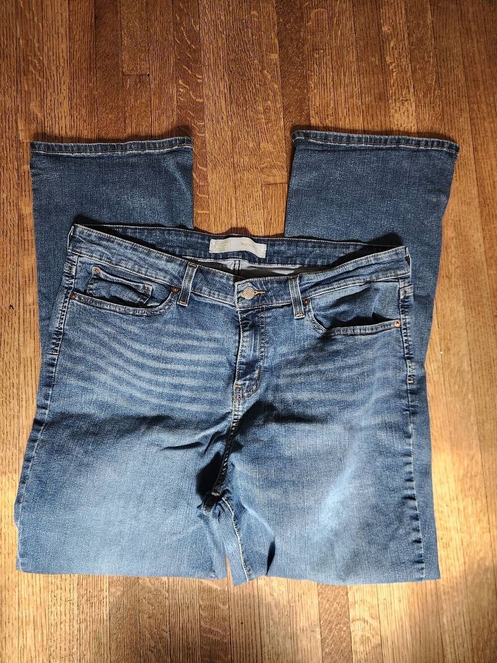Levis Signature Womens Blue Jeans Mid rese bootcut size 18 (Meas aprox 36 waist